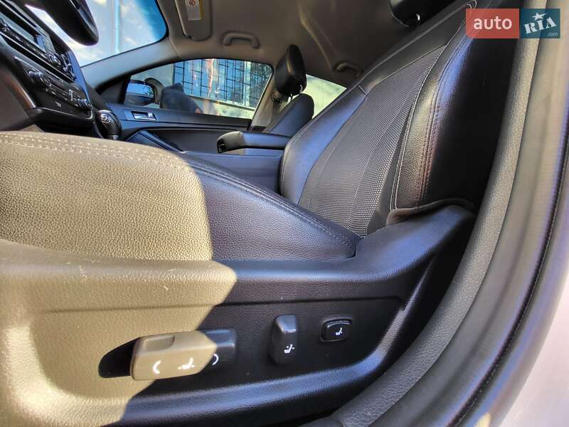 Седан Kia Optima 2011 в Житомире