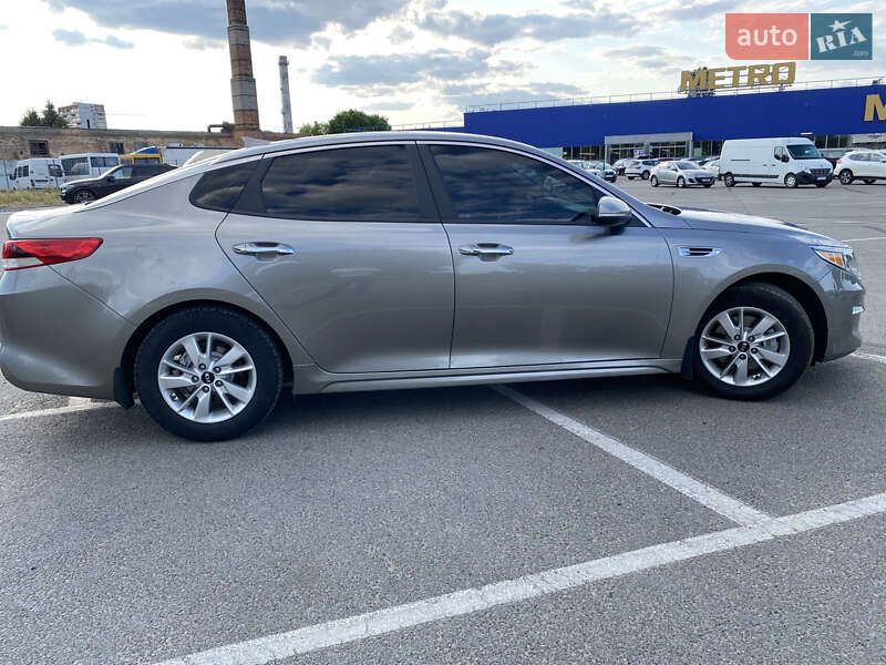 Седан Kia Optima 2017 в Житомире