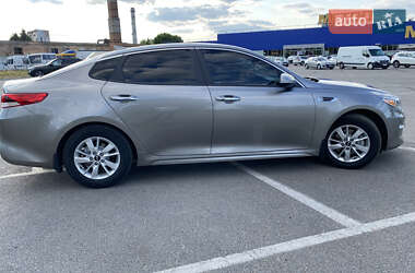 Седан Kia Optima 2017 в 