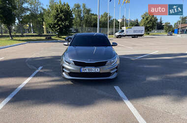 Седан Kia Optima 2017 в 