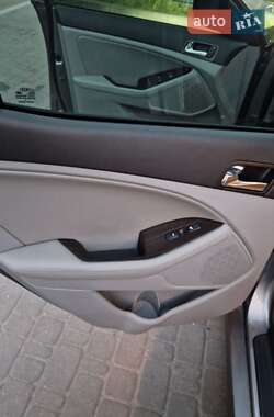 Седан Kia Optima 2014 в 