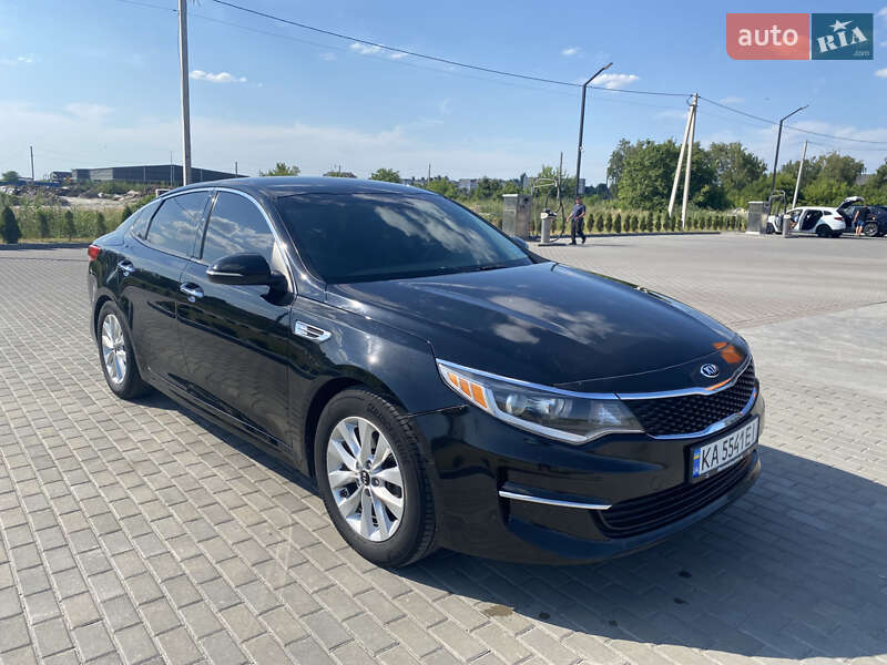 Седан Kia Optima 2016 в Золочеві