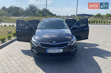 Седан Kia Optima 2016 в Золочеве
