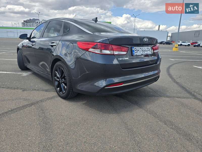 Седан Kia Optima 2016 в Одессе