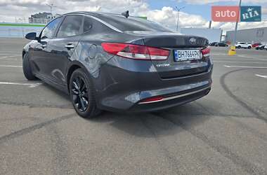 Седан Kia Optima 2016 в 