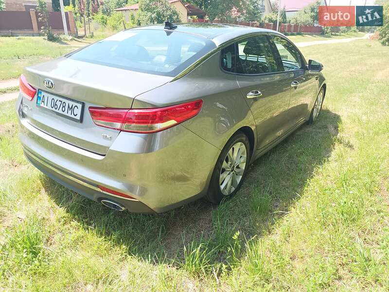 Седан Kia Optima 2017 в Киеве