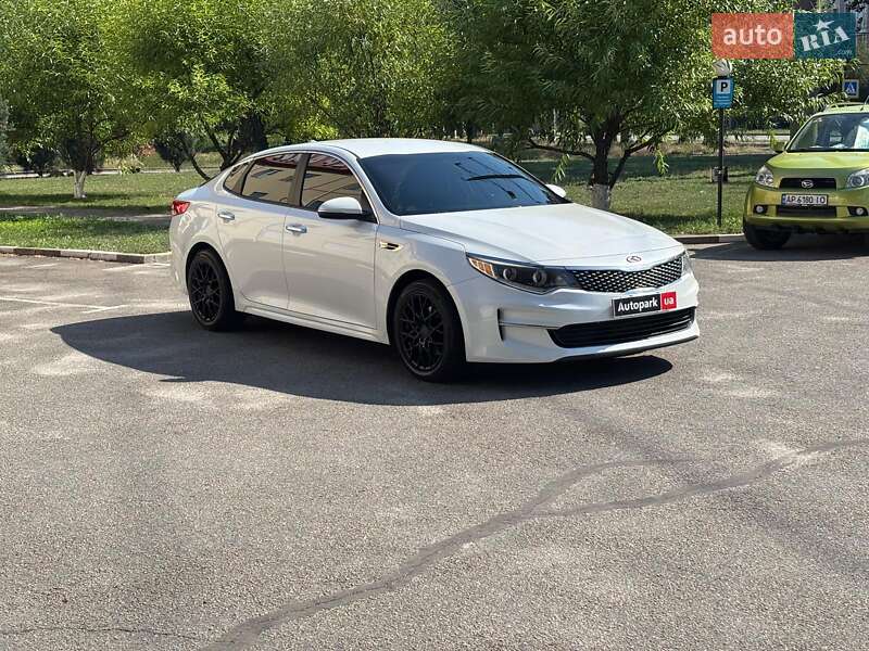Седан Kia Optima 2016 в Запорожье