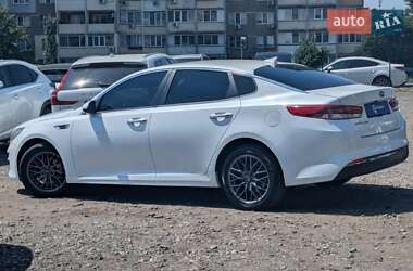 Седан Kia Optima 2017 в 