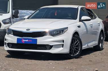 Седан Kia Optima 2017 в 