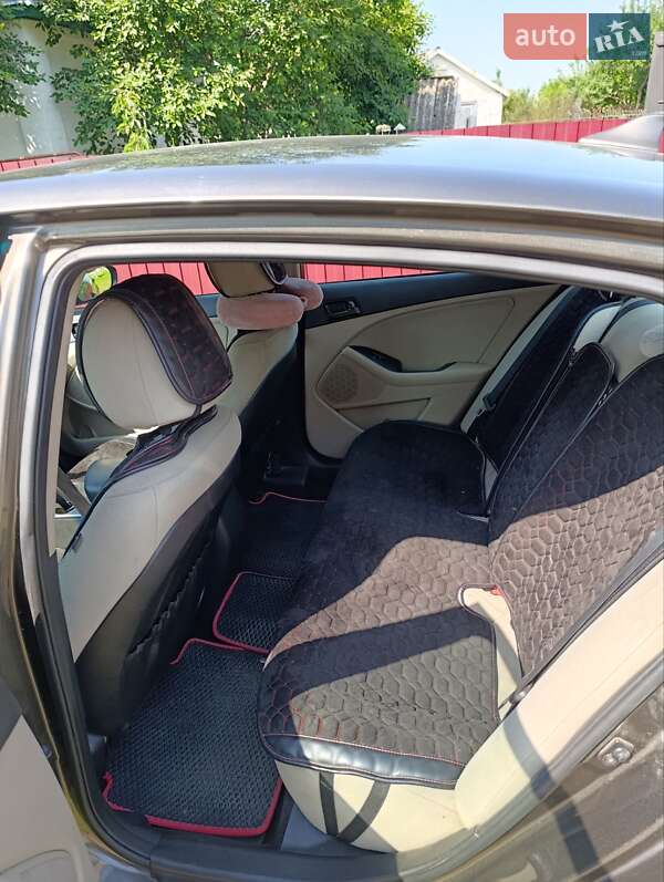 Седан Kia Optima 2013 в Золотоноше