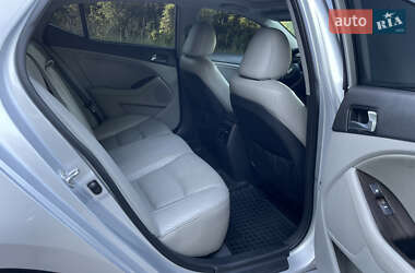 Седан Kia Optima 2013 в 