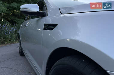 Седан Kia Optima 2013 в 