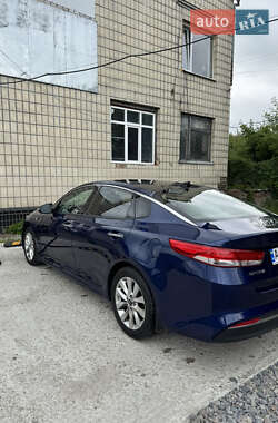 Седан Kia Optima 2016 в 