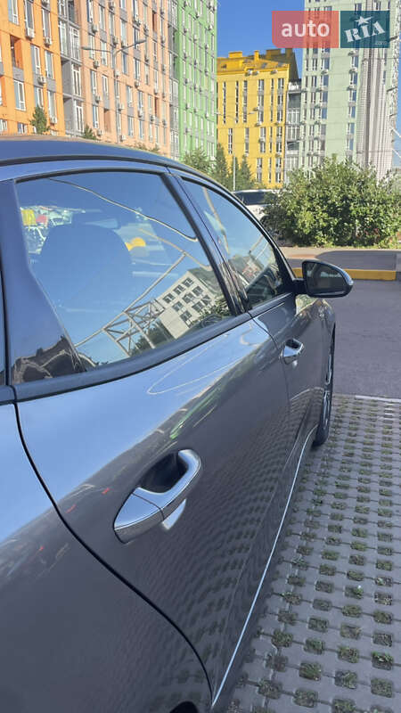 Седан Kia Optima 2018 в Киеве