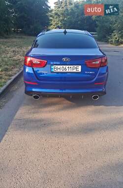 Седан Kia Optima 2015 в 
