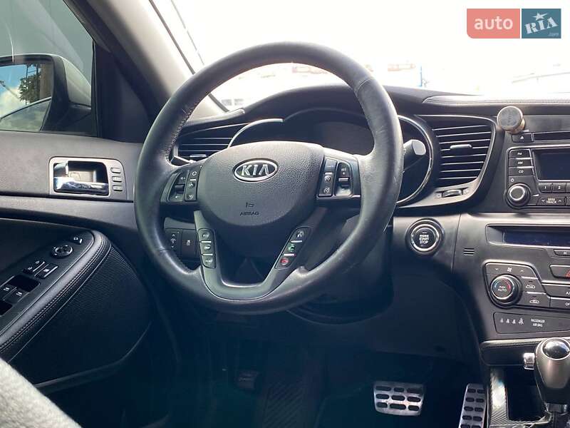 Седан Kia Optima 2012 в Львове