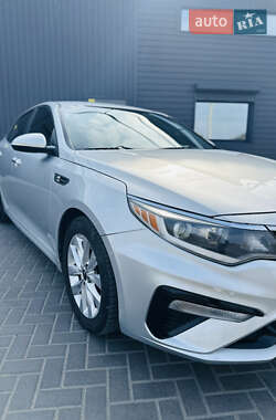 Седан Kia Optima 2017 в Кропивницком