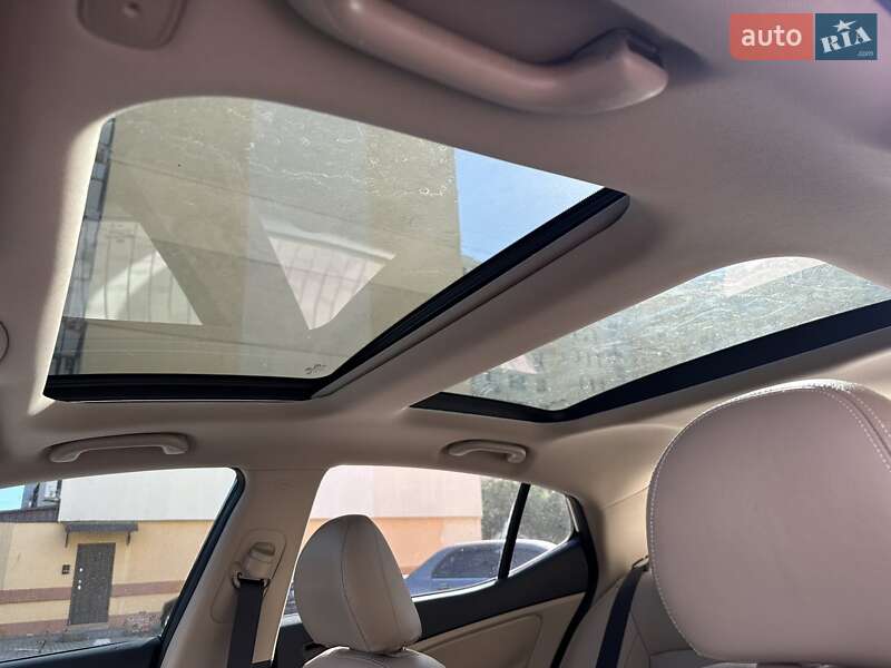 Седан Kia Optima 2013 в Одесі