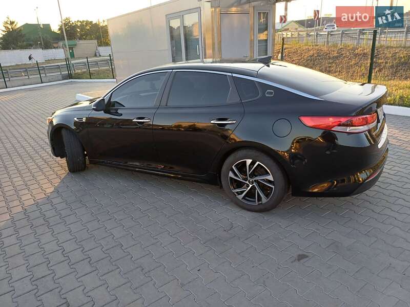 Седан Kia Optima 2017 в Києві