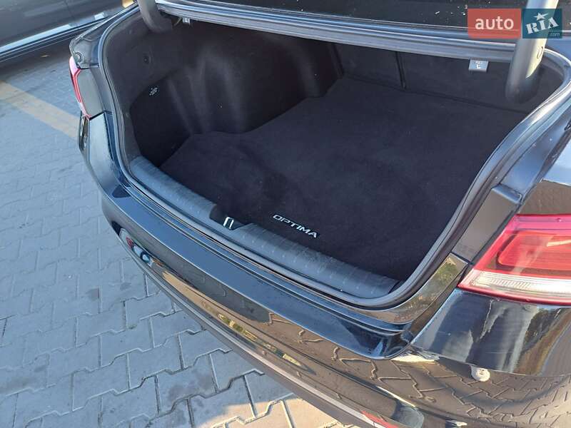 Седан Kia Optima 2017 в Києві