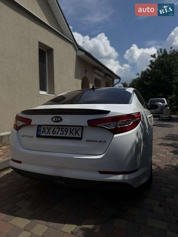 Седан Kia Optima 2013 в Харькове