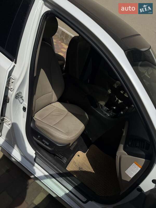 Седан Kia Optima 2013 в Харькове
