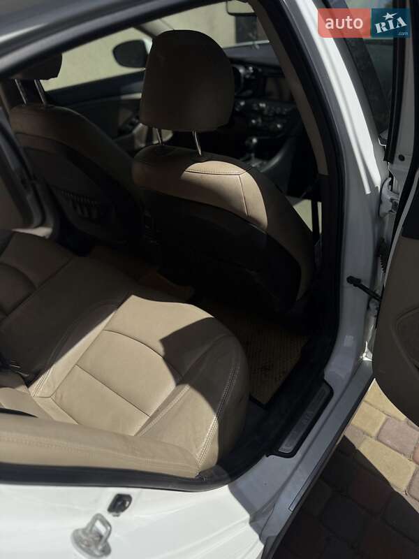 Седан Kia Optima 2013 в Харькове