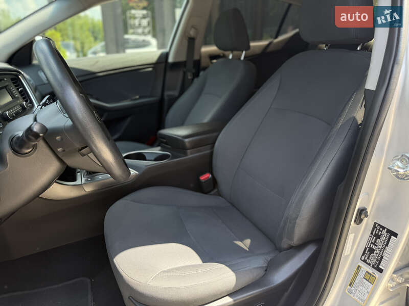 Седан Kia Optima 2015 в Ивано-Франковске