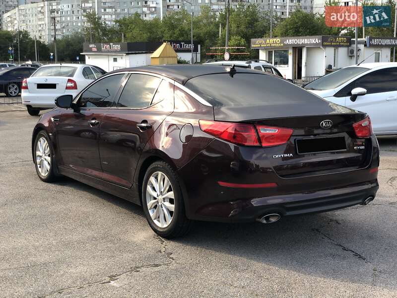 Седан Kia Optima 2014 в Запоріжжі