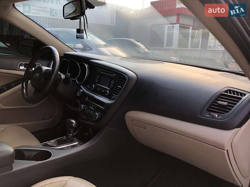 Седан Kia Optima 2014 в Запоріжжі