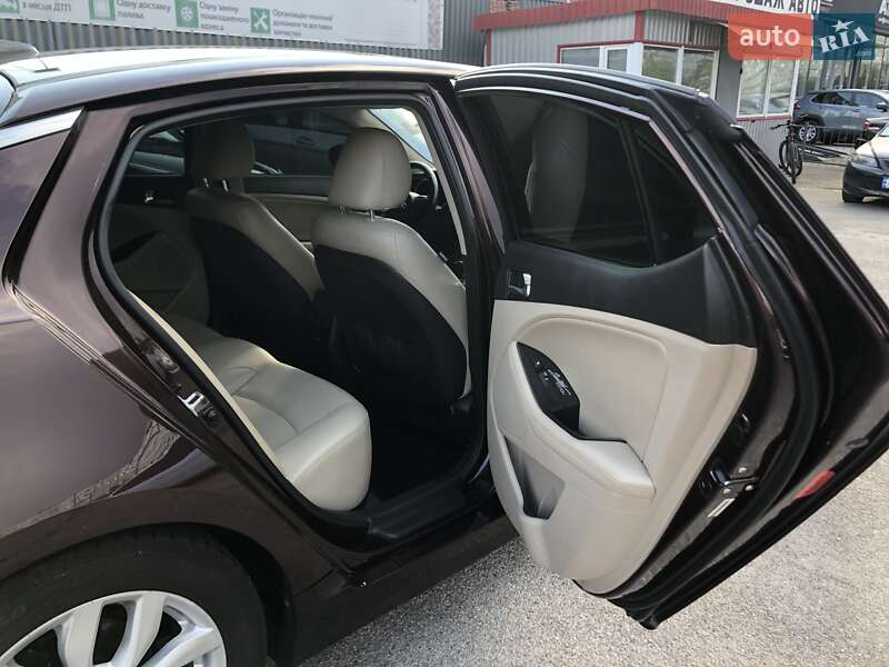 Седан Kia Optima 2014 в Запоріжжі