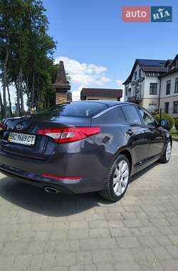 Седан Kia Optima 2011 в 