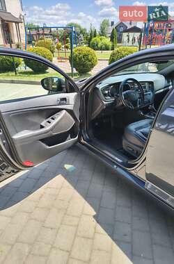 Седан Kia Optima 2011 в 