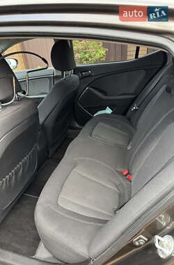 Седан Kia Optima 2012 в 