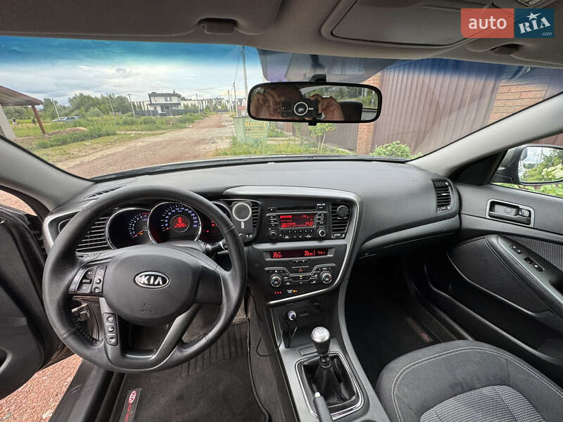 Седан Kia Optima 2012 в Києві