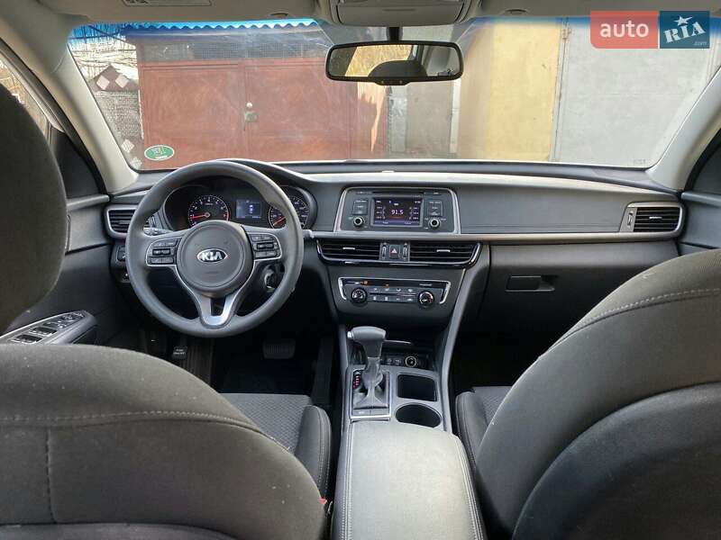 Седан Kia Optima 2016 в Киеве