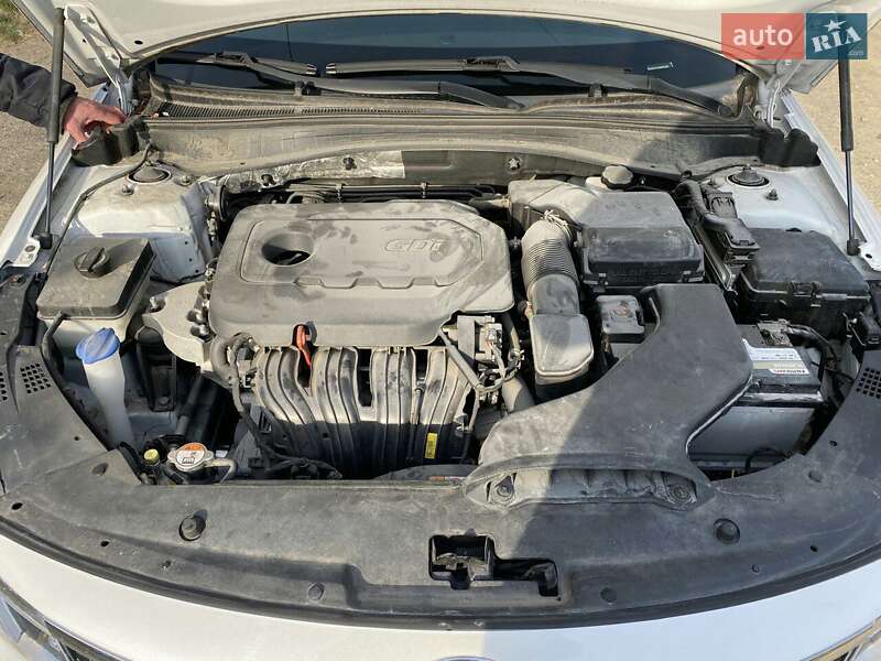 Седан Kia Optima 2016 в Киеве