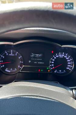 Седан Kia Optima 2013 в 