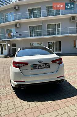 Седан Kia Optima 2013 в 