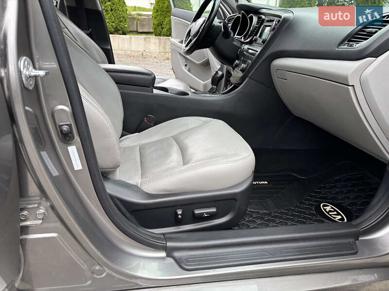 Седан Kia Optima 2012 в Хмельницком