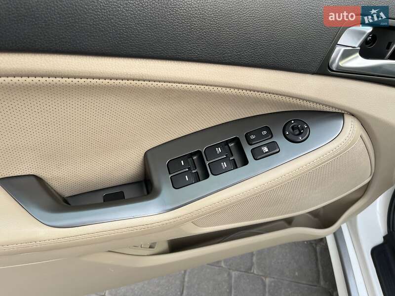 Седан Kia Optima 2014 в Полтаве
