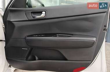 Седан Kia Optima 2017 в 