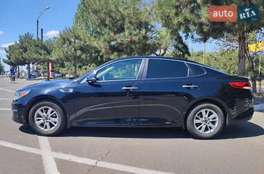Седан Kia Optima 2016 в 