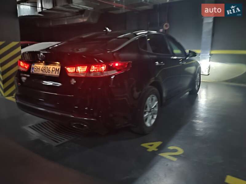 Седан Kia Optima 2016 в Одессе