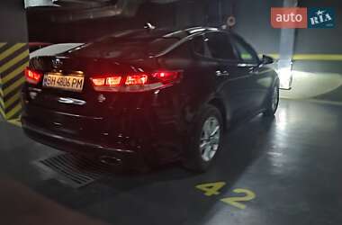 Седан Kia Optima 2016 в 