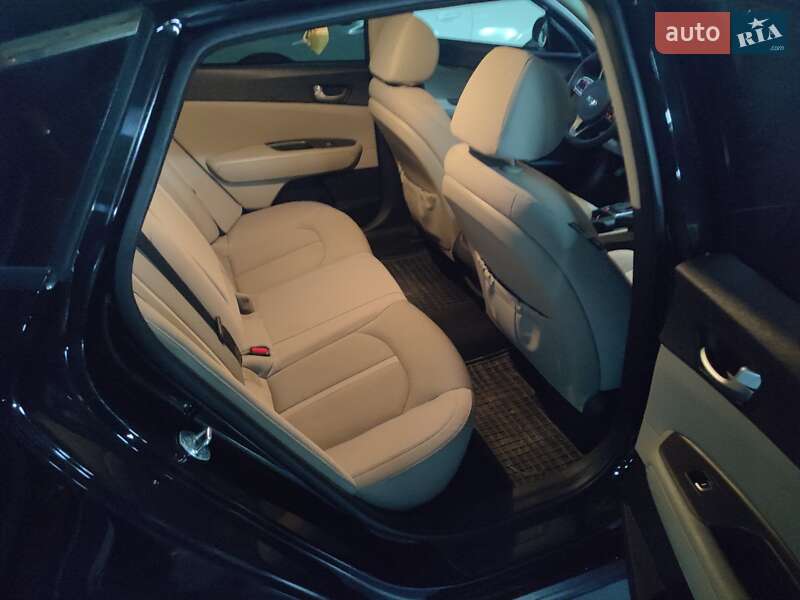 Седан Kia Optima 2016 в Одессе