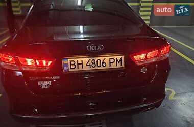 Седан Kia Optima 2016 в 