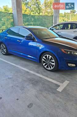 Седан Kia Optima 2015 в 