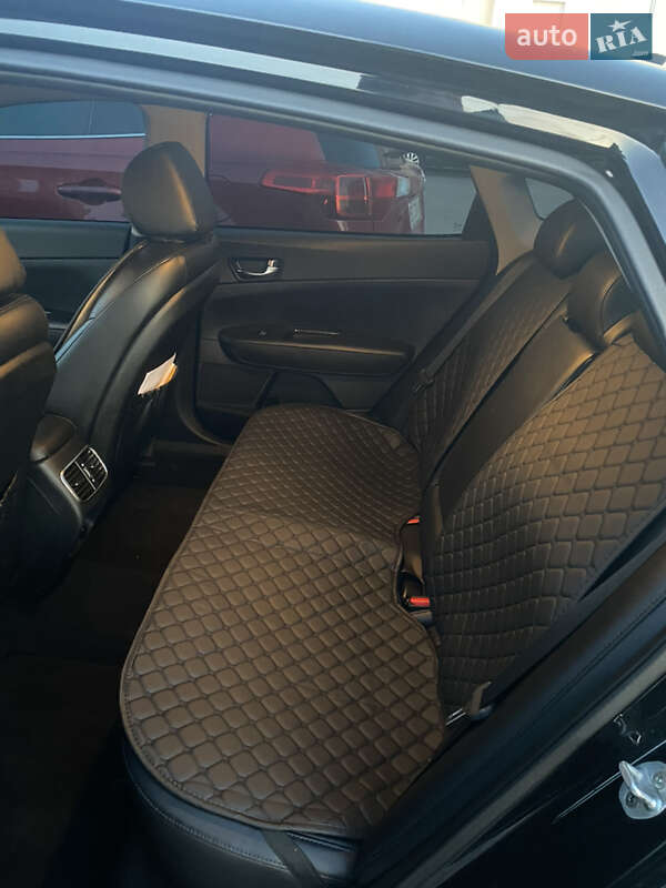 Седан Kia Optima 2016 в Золочеві