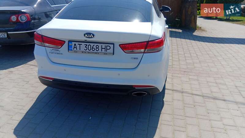 Седан Kia Optima 2015 в Ивано-Франковске